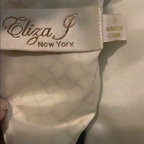 Stunning Gold Eliza J Dress - Picture 6 of 6